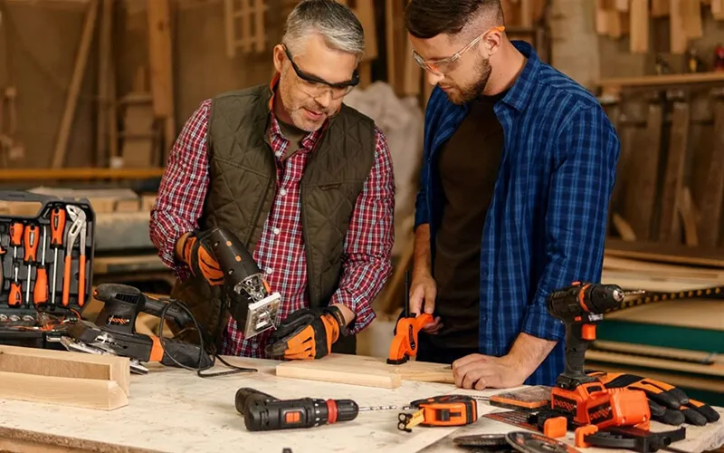 ТОП инструментов для работы с деревом и ДПК