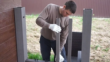 Подготовили видео с правилами и советами по монтажу ограждения из ДПК для террасы (этапы, нюансы, секреты)